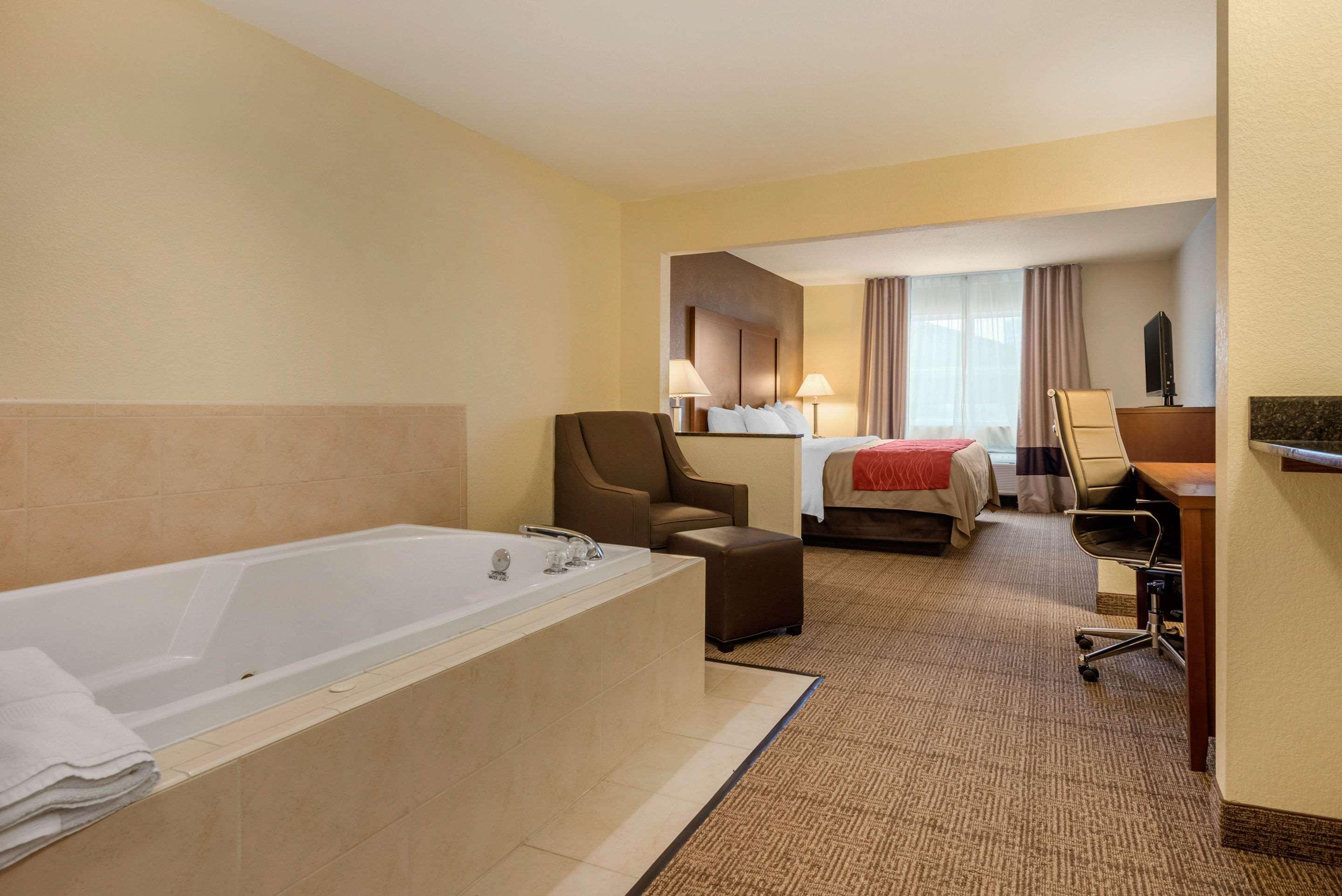 Comfort Inn Warren I-69 Eksteriør billede